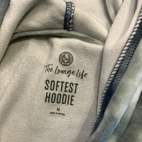 SO size medium cropped blue grey tie dye softest hoodie. - Picture 4 of 4